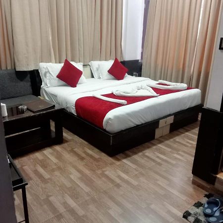 Holiday Hill Mountain View With Balcony McLeod Ganj Exterior photo